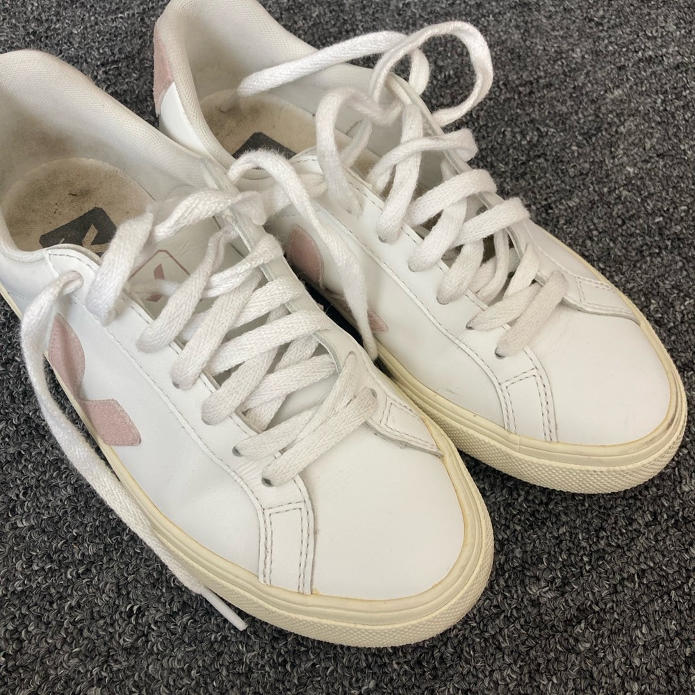 Veja tennis shoes